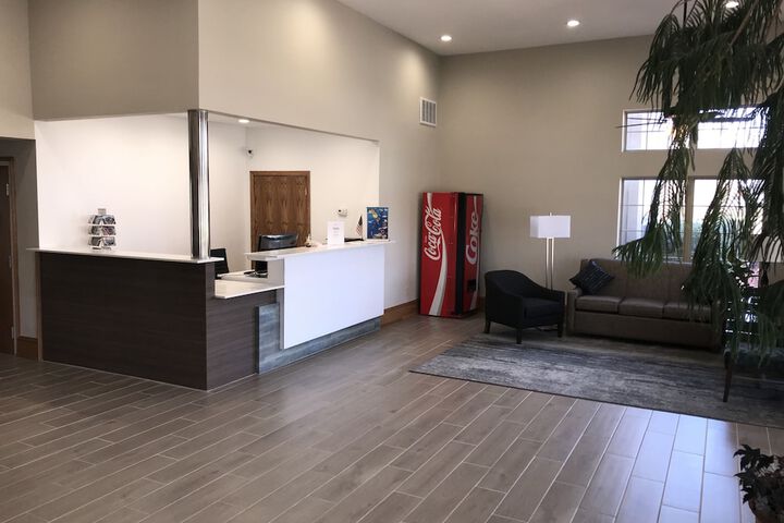 Days Inn by Wyndham Grove