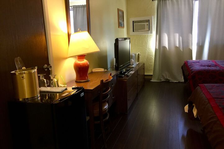 Room 5 of 38