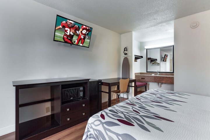 Room 11 of 31