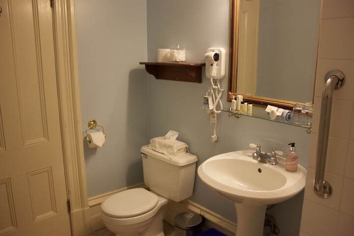 Tattingstone Inn