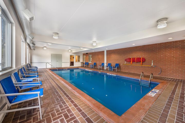 Best Western Plus 1000 Islands Hotel & Suites
