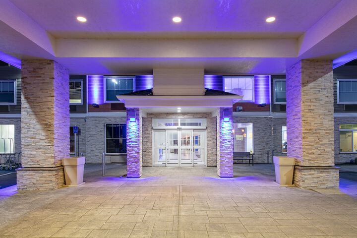 Hotel 8 of 74