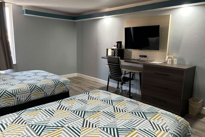 Room 8 of 32