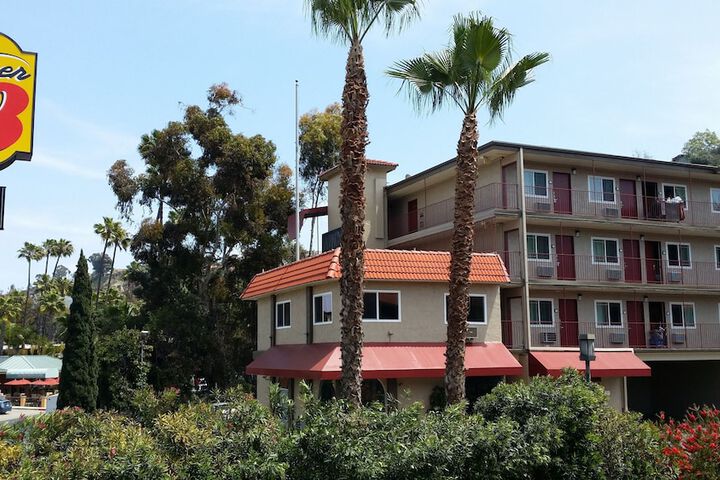 Hotel 2 of 43