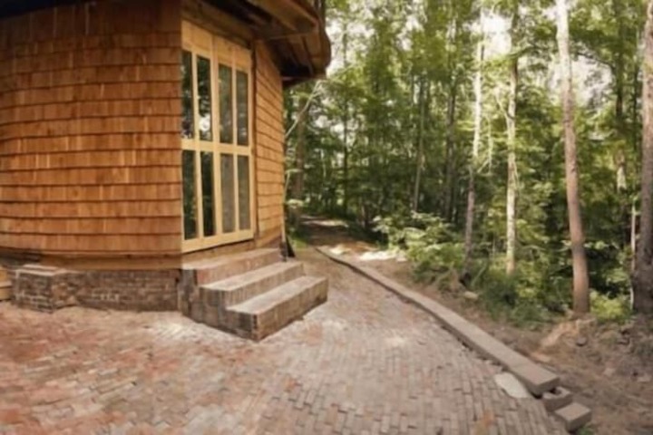 Lost River Hostel