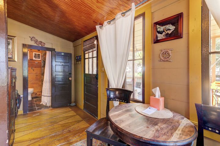 Beachside Boutique Inn – Folly Beach Rooms & Private Cottages