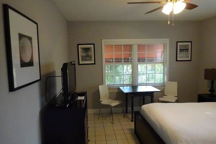 Room 73 of 141