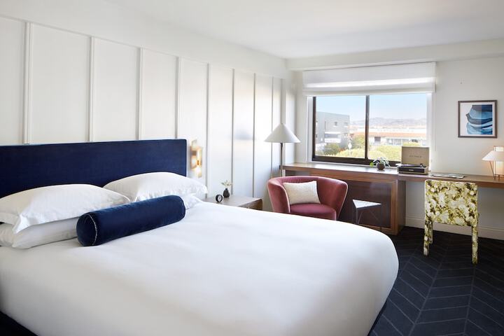 Kimpton Alton Fishermans Wharf by IHG