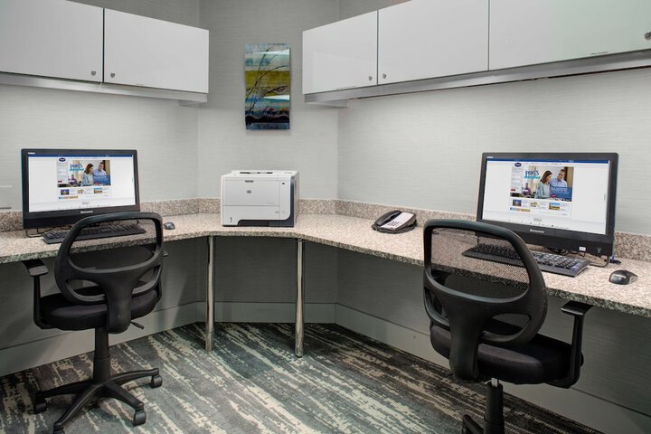 Business Center 121 of 121