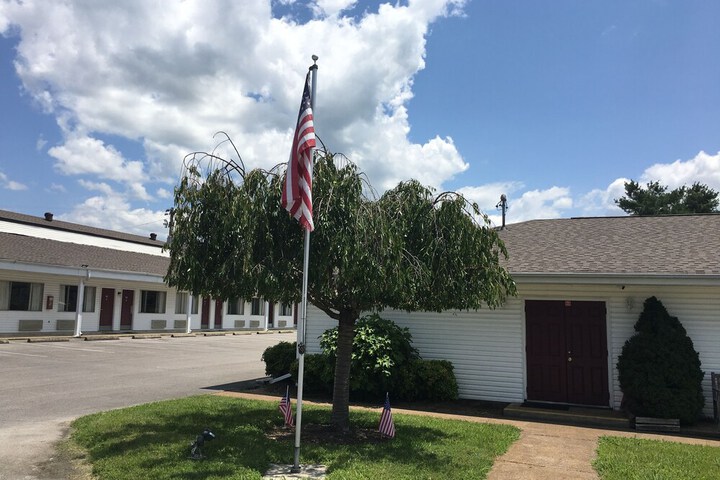 Ambassador Inn & Suites