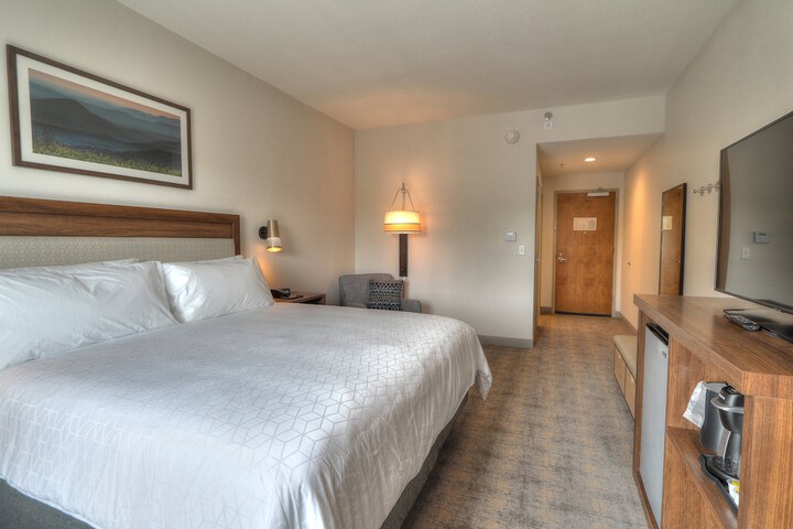 Room 73 of 107