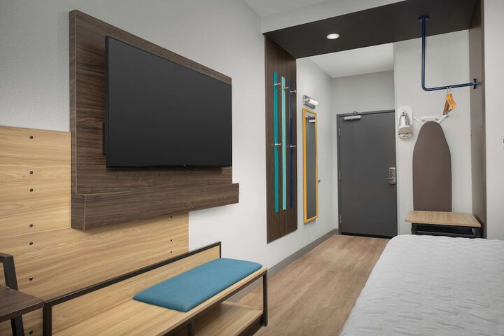 Room 11 of 35