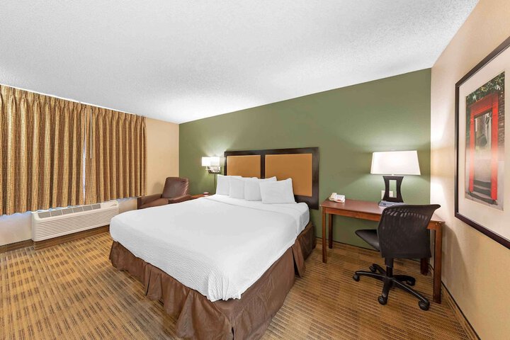 Room 21 of 32