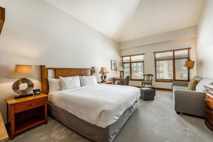 Room 105 of 261