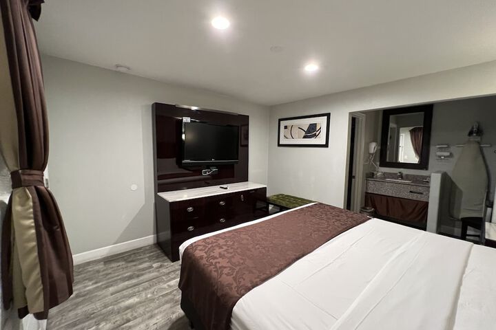 Room 13 of 22