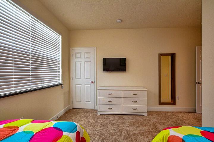 Room 14 of 26