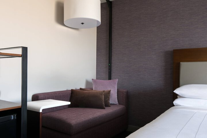 Room 21 of 53
