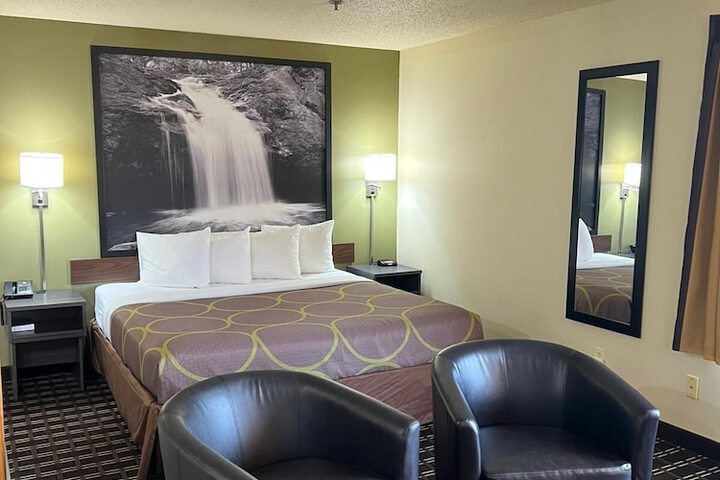 Room 13 of 44