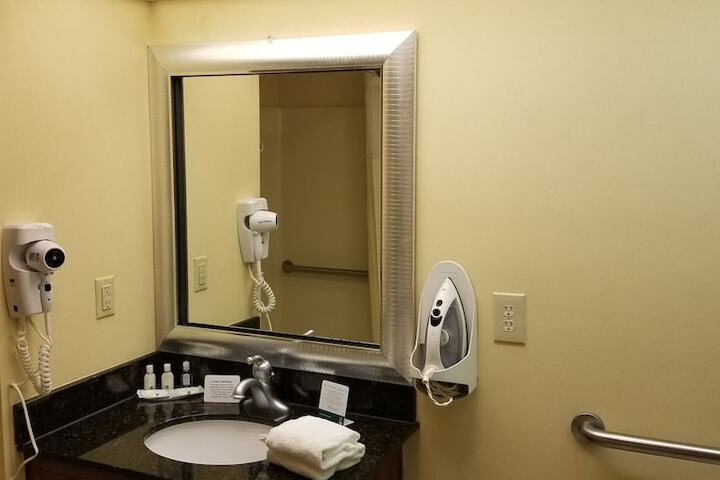 Room 9 of 24
