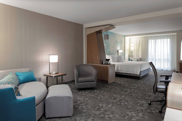 Room 8 of 19