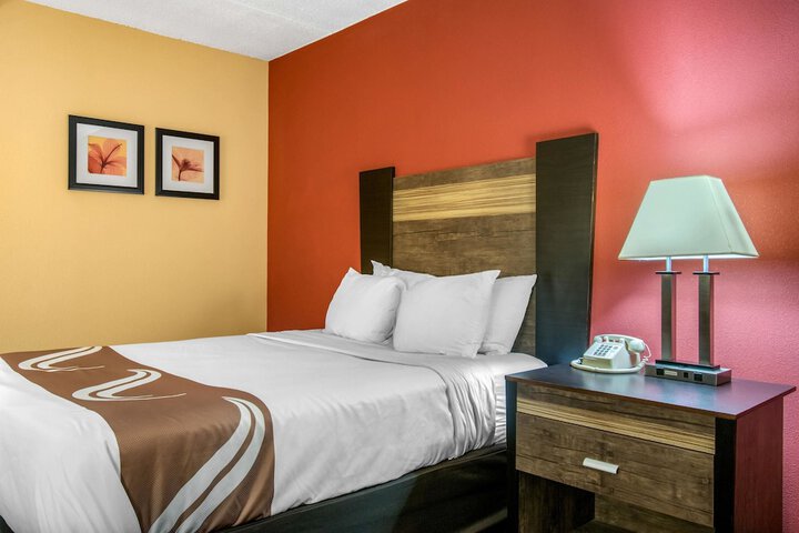 Room 16 of 32
