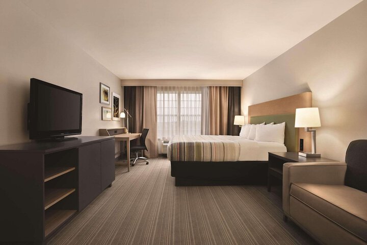 Room 8 of 18