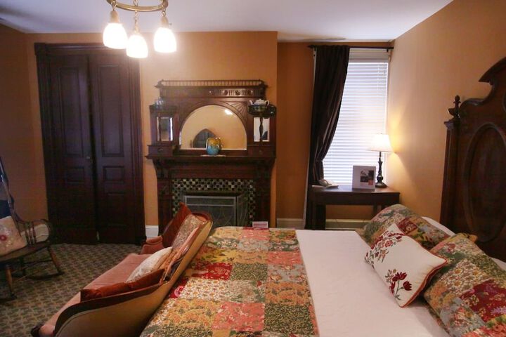 Vandiver Inn