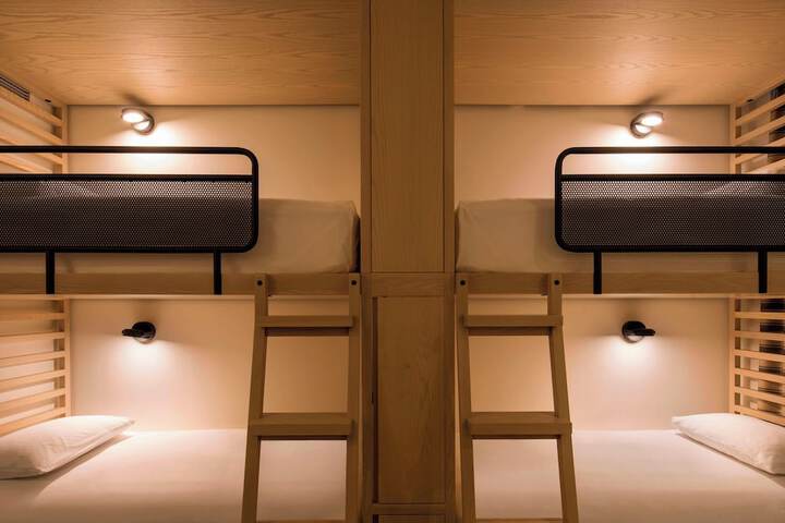 Room 26 of 68
