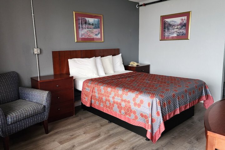 Room 10 of 15