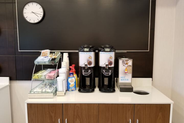 Breakfast/Coffee Service 19 of 30