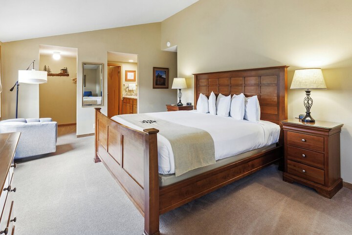 Evergreen Condominiums by Vail Resorts
