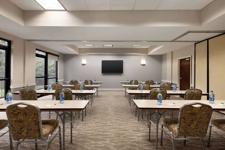 La Quinta Inn & Suites by Wyndham Newark - Elkton