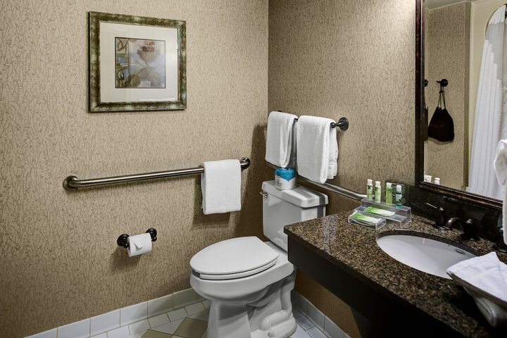 Room 16 of 35