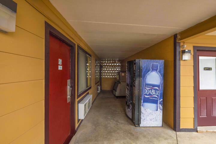 Hotel Interior 10 of 43