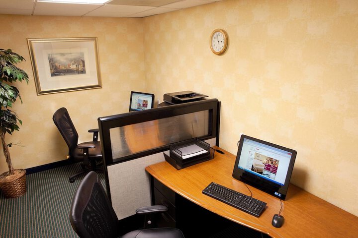 Business Center 33 of 34