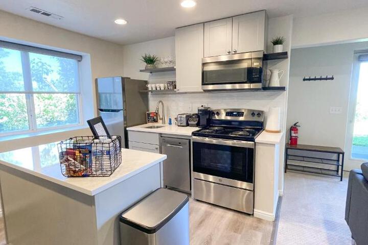 City View Retreat 2 BR 1 B