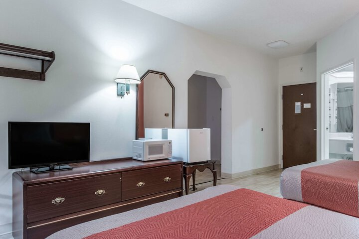 Room 18 of 29