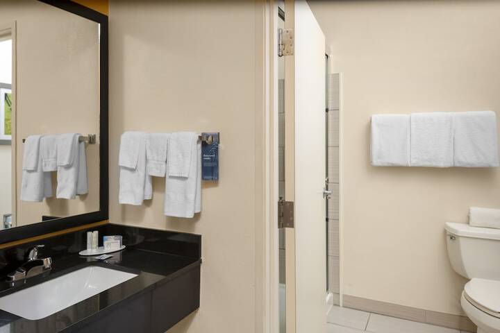 Room 8 of 31