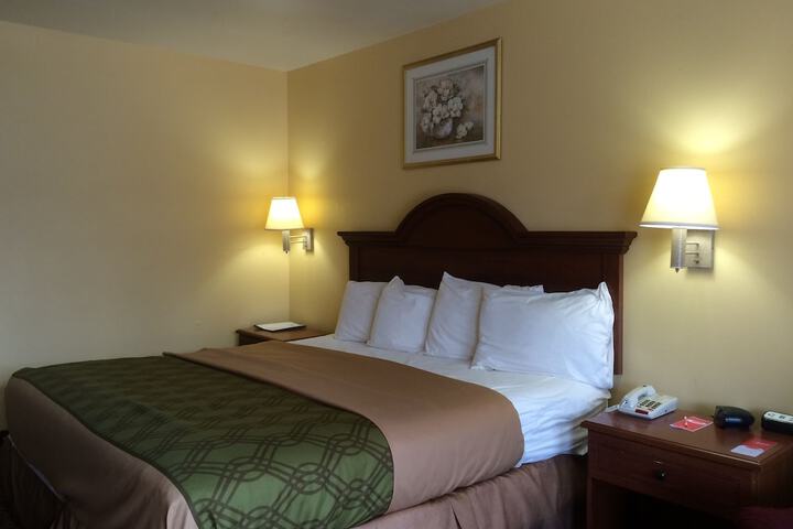 Room 18 of 33