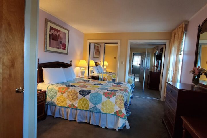 Pinebrook Motel