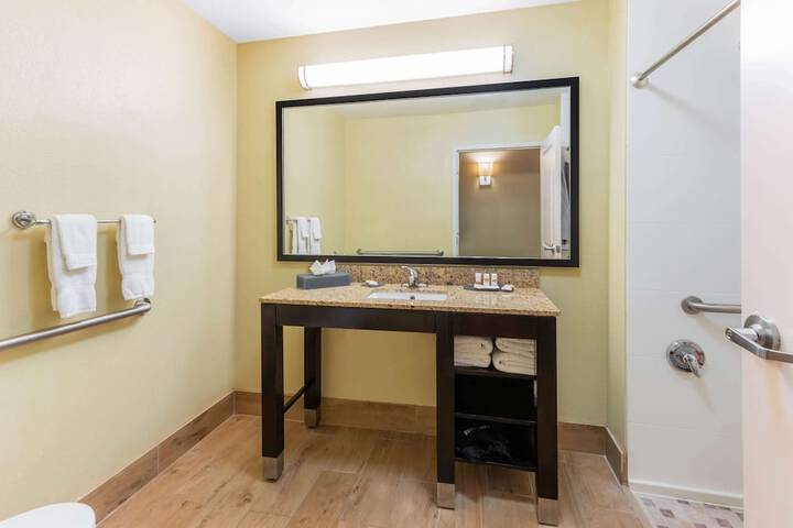 Room 29 of 46