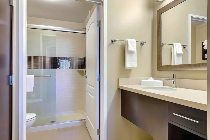 Staybridge Suites Marquette by IHG