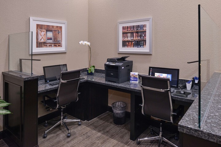 Business Center 35 of 35