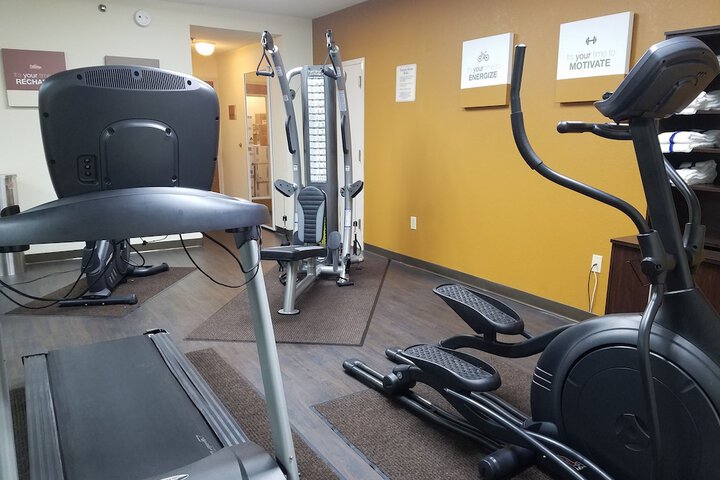 Quality Suites Paducah I-24