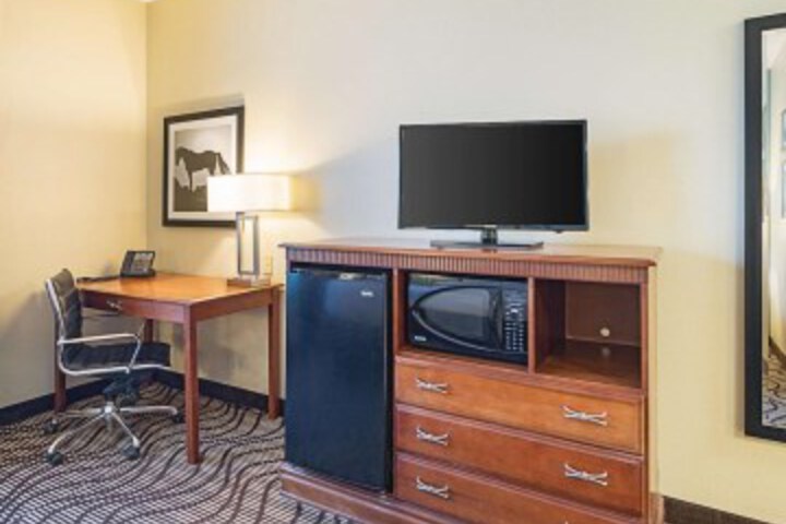 Best Western Mathis Inn Hotel