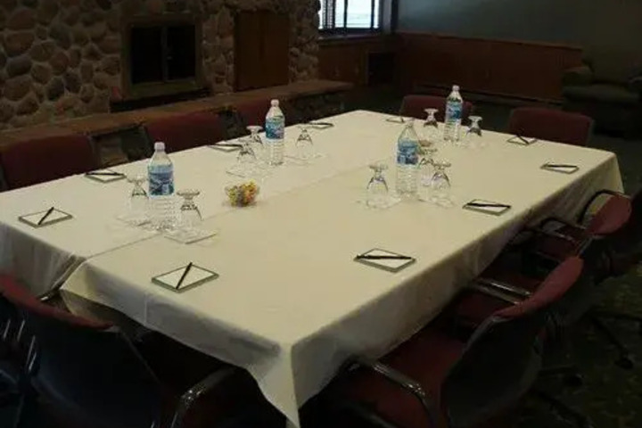 RIVERWOOD INN AND CONFERENCE CENTER