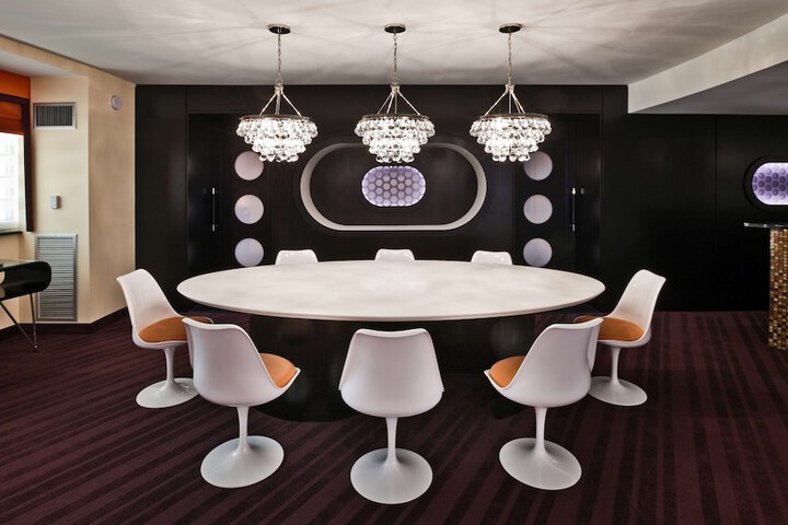 Room 76 of 108