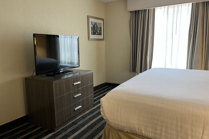 Room 25 of 43