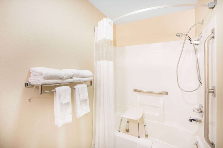 Ramada by Wyndham Spirit Lake / Okoboji