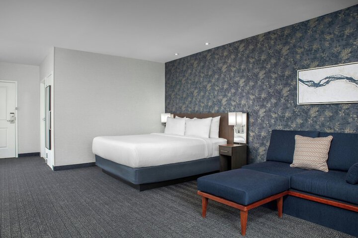 Courtyard by Marriott Richmond Downtown